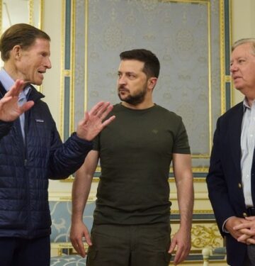 Lindsey Graham and Richard Blumenthal with Volodymyr Zelensky in Kyiv