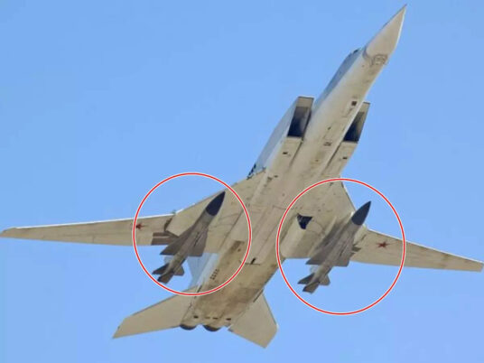 Rudal Kh-22 dibawa pembom Tu-22M3