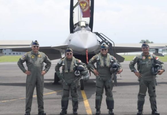 Wamenhan dan Kasal terbang back seat di F-16_