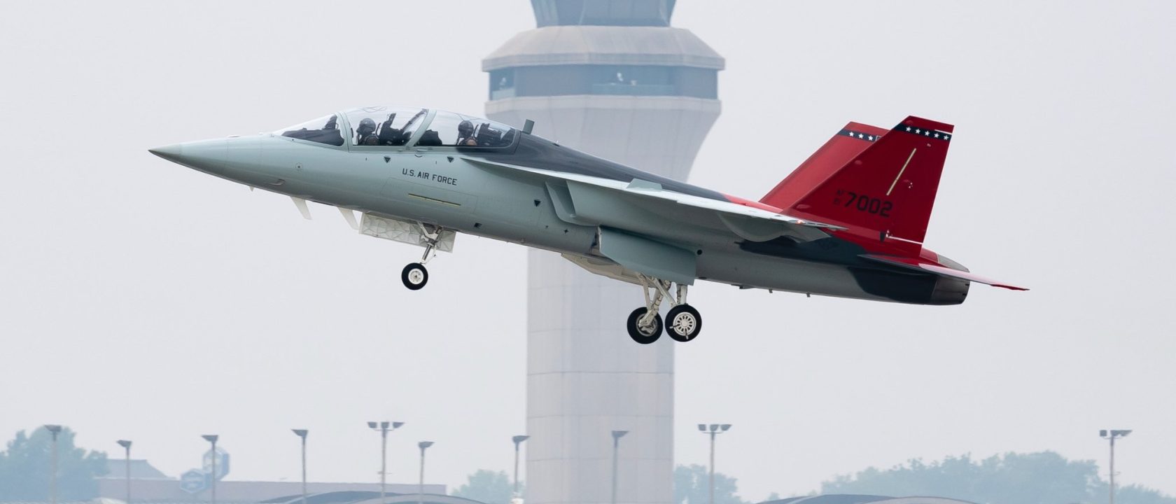 T-7A Red Hawk terbang perdana