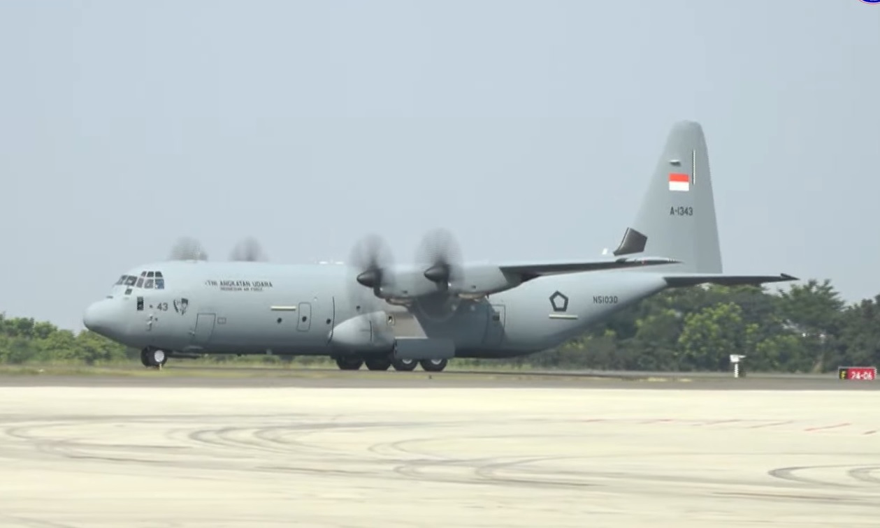 Pesawat C-130J-30 Super Hercules A-1343 Tiba Di Lanud Halim Perdanakusuma