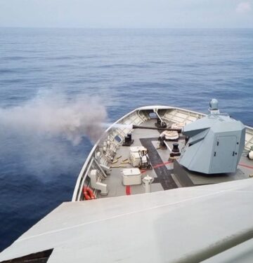 KRI Bung Karno uji penembakan meriam Leonardo Marlin 40 mm