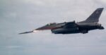 F-16 meluncurkan AMRAAM