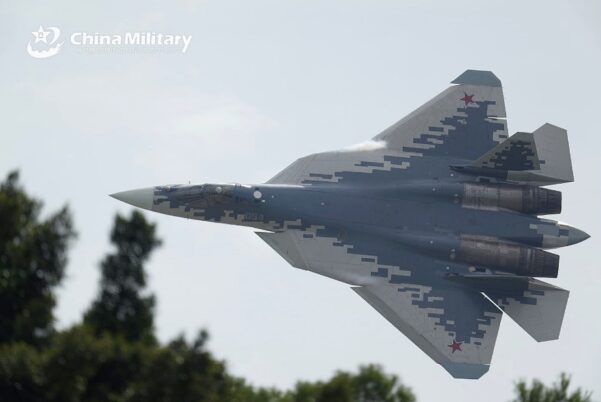 Su-57E tampil memukau di Airshow China 2024_2