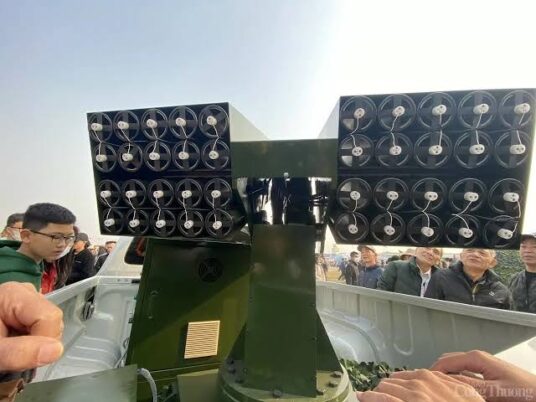 MLRS 70 mm buatan Vietnam